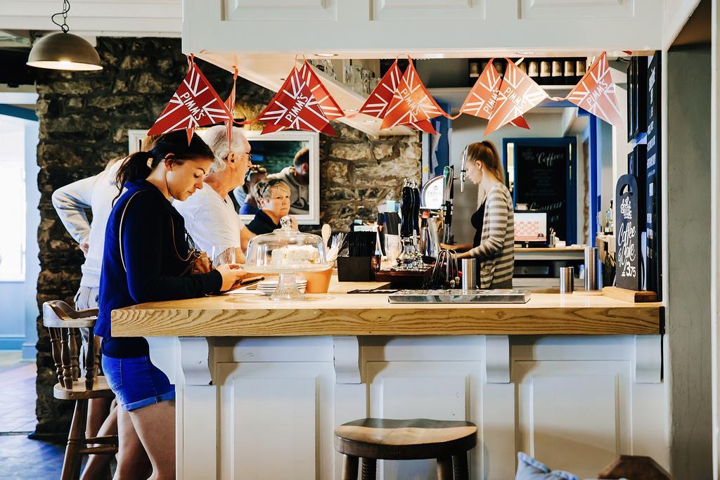 Ship Inn Aberporth Extérieur photo