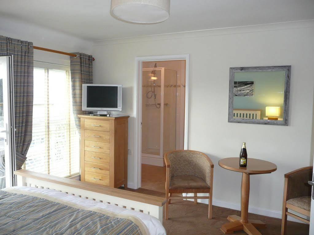 Ship Inn Aberporth Extérieur photo